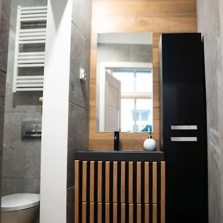 Apartamento Lovely One-bedroom Loft 3 Minutes From Kazimierz