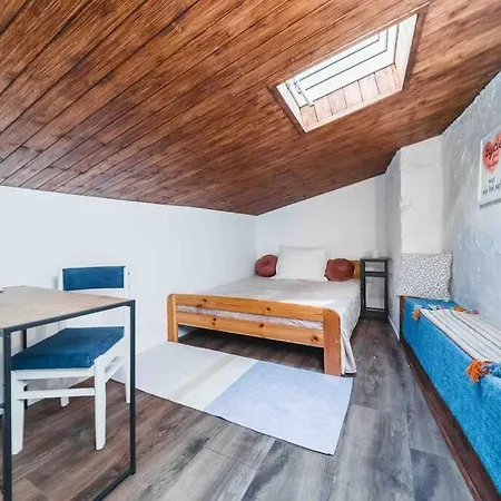 Apartamento Lovely One-bedroom Loft 3 Minutes From Kazimierz *