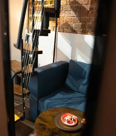 Apartament Lovely One-bedroom Loft 3 Minutes From Kazimierz *